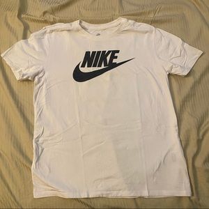 Nike Sportswear Shirt